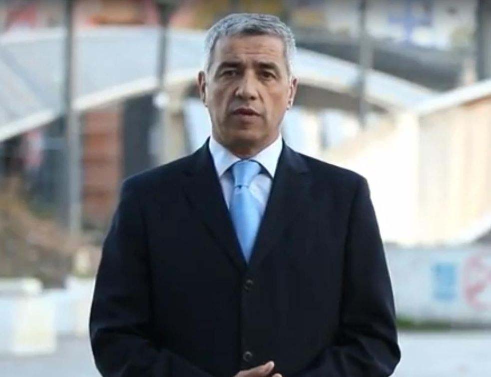 У Митровици запаљен аутомобил  Оливера Ивановића